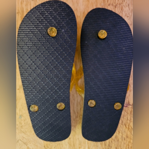 GREENS  BAY PACKERS FLIP-FLOPS - Picture 2 of 2